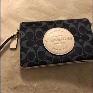👛Coach Denim blue Wristlet